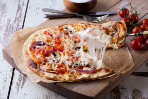 Pizza na cieście na bazie mąki z soczewicy – zdrowa alternatywa dla tradycyjnej wersji