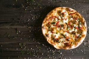Pizza z wołowiną i oliwkami – moc smaku na talerzu